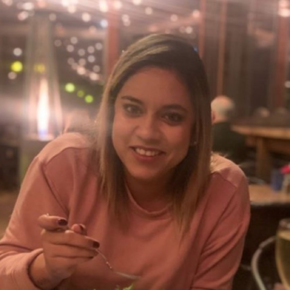 Meet your Posher, Cassandra